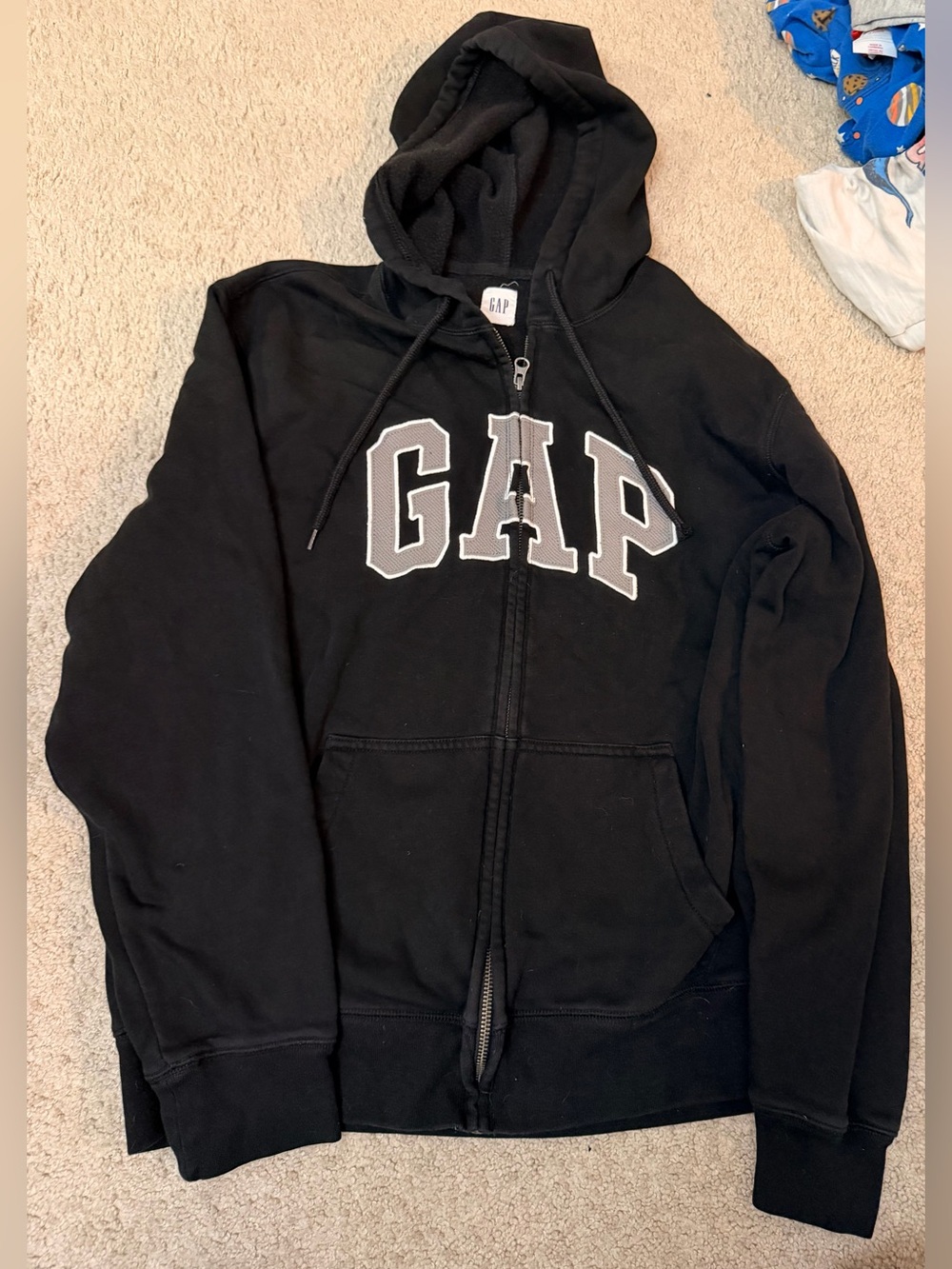 GAP Black Full‑Zip Hoodie with Contrasting Logo